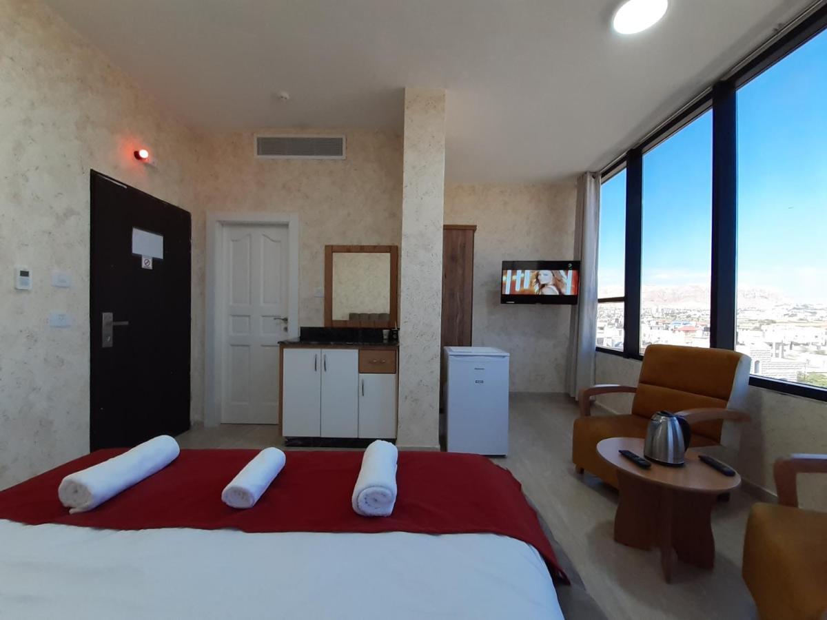 Dolphin Suites Hotel Ιεριχώ Εξωτερικό φωτογραφία